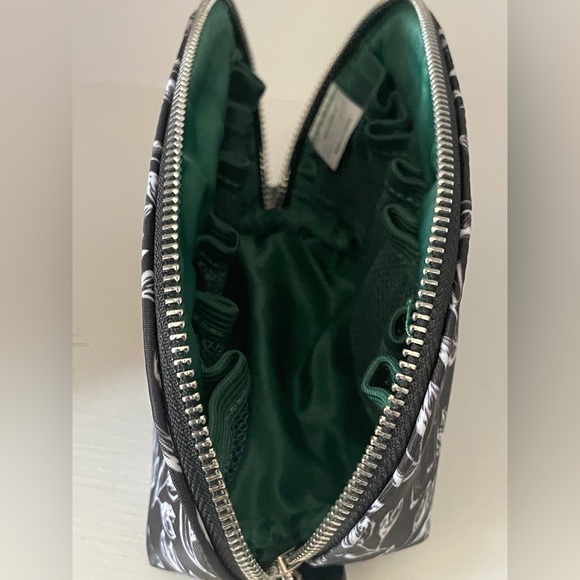 Doterra oil case bag holder color: emerald New. - Picture 3 of 11